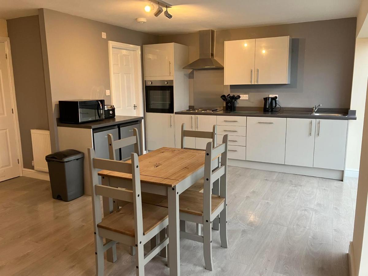 Honeyberry Cottage -Part Of Alton Cottages Екстериор снимка