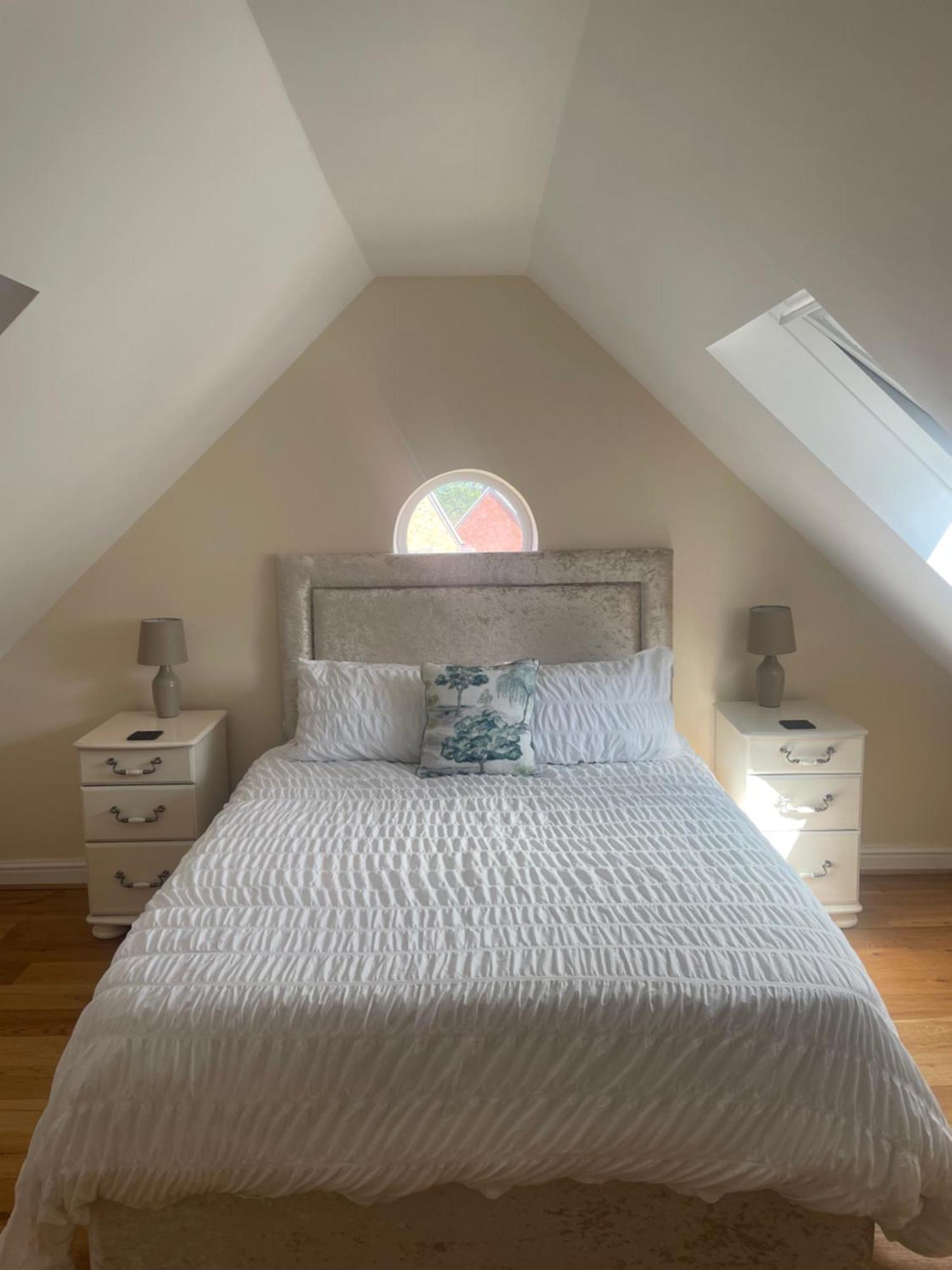 Honeyberry Cottage -Part Of Alton Cottages Екстериор снимка