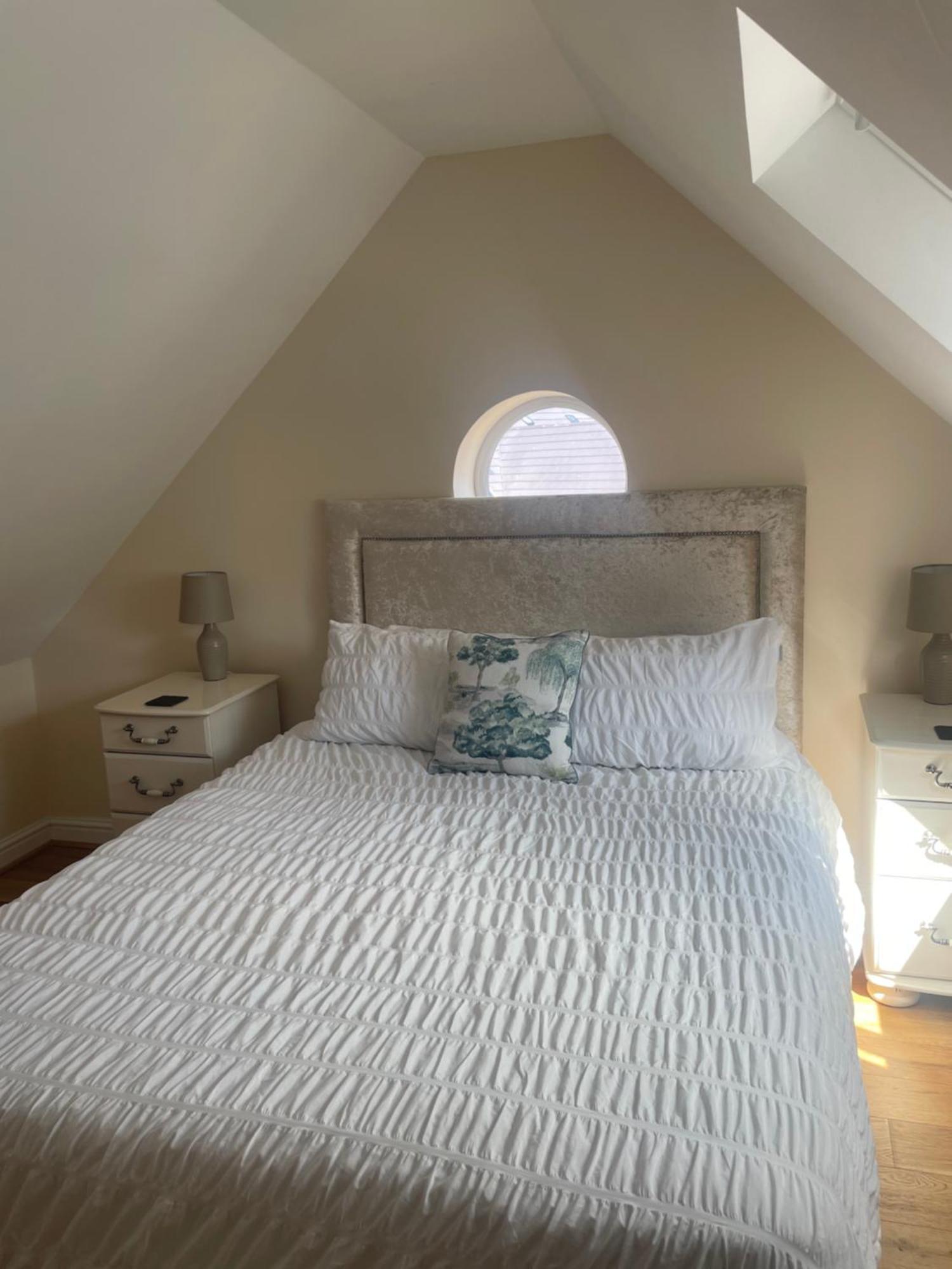 Honeyberry Cottage -Part Of Alton Cottages Екстериор снимка
